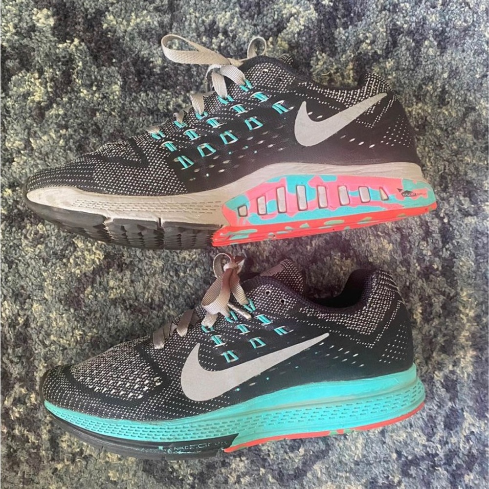 Like New Nike Air Zoom Structure 18 Women’s size 6.5